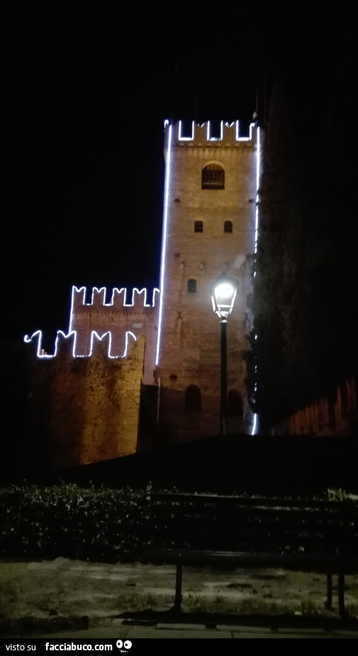 Castello di Conegliano illuminato