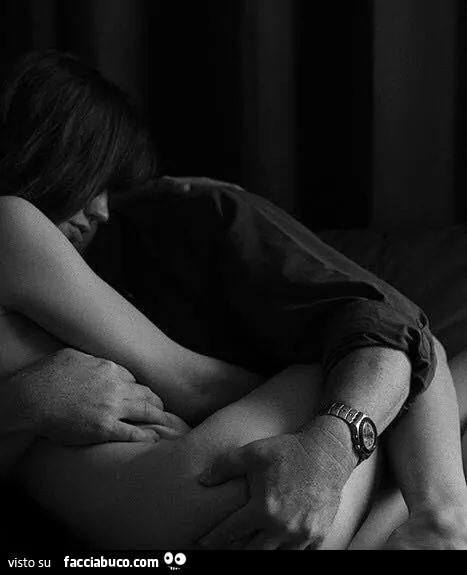 Abbraccio intimo