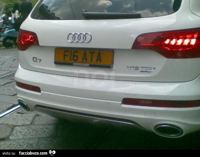 Audi con targa figata