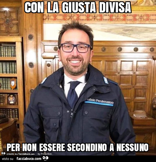 Con la giusta divisa per non essere secondino a nessuno