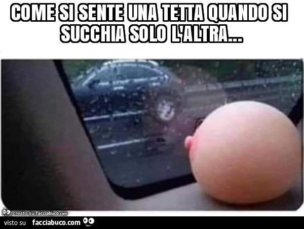 Come si sente una tetta quando si succhia solo l'altra
