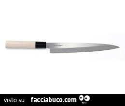 Coltello con manico di legno