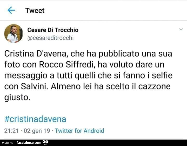 Cristina d'avena, che ha pubblicato una sua foto con rocco siffredi, ha voluto dare un messaggio a tutti quelli che si fanno i selfie con salvini. Almeno lei ha scelto il cazzone giusto