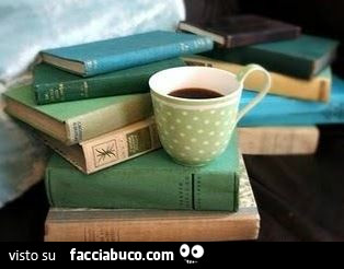 Caffè sopra ai libri