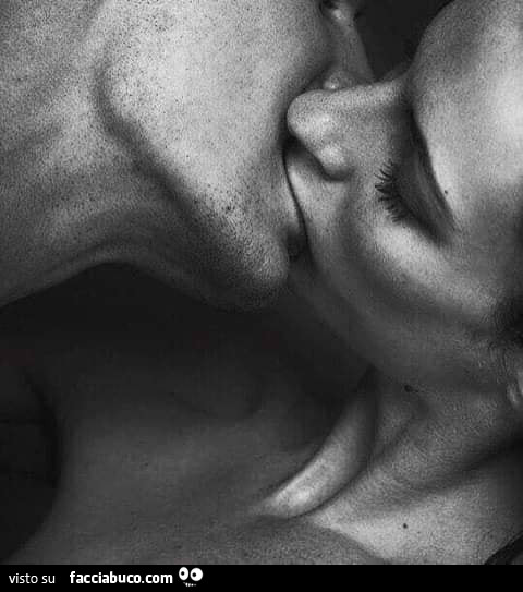 Bacio passionale